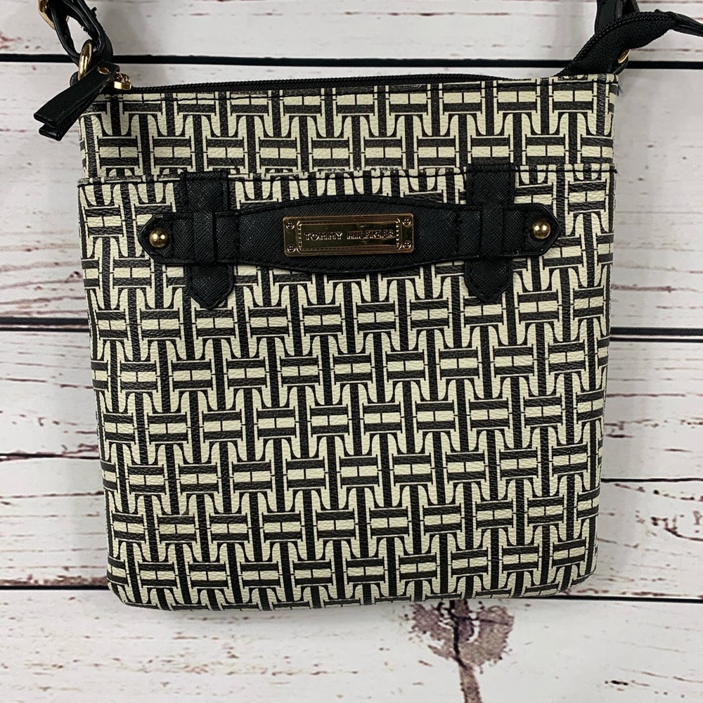 Tommy Hilfiger Small Crossbody Bag